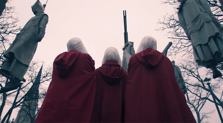 Момент из трейлера сериала Рассказ служанки