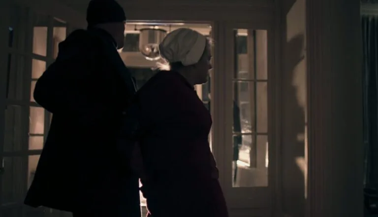 Момент из 1 серии 3 сезона