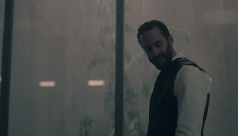 Момент из 9 серии 4 сезона